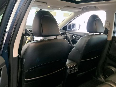 Used 2016 Nissan Rogue SL w/ SL Premium Package image 11