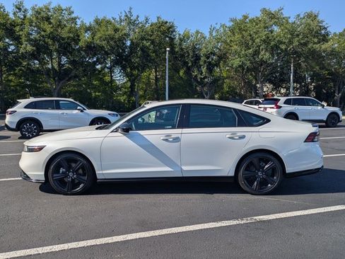 Used 2024 Honda Accord Sport image 9