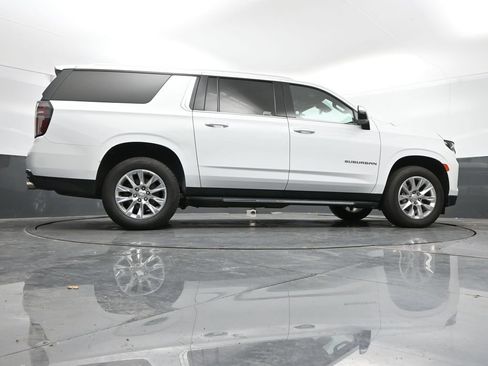 Used 2023 Chevrolet Suburban Premier AWD/4WD image 42