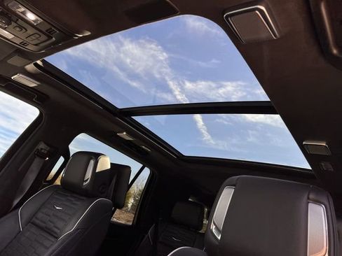 Certified 2024 Cadillac Escalade V w/ LPO, ONYX Package image 24