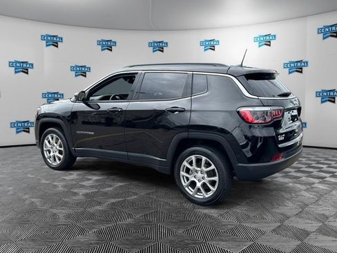 Used 2023 Jeep Compass Latitude AWD/4WD image 4