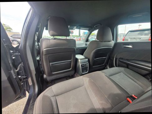 Used 2017 Dodge Charger R/T RWD image 15