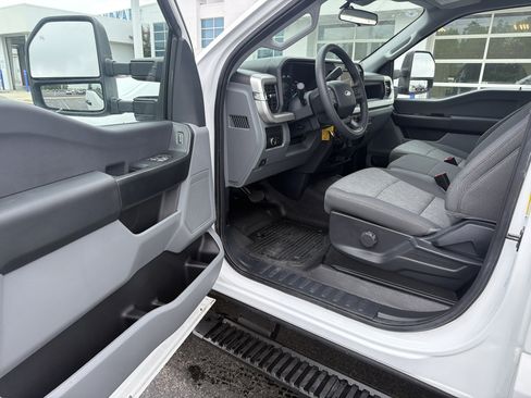 Used 2025 Ford F250 XL w/ XL Chrome Package AWD/4WD image 27
