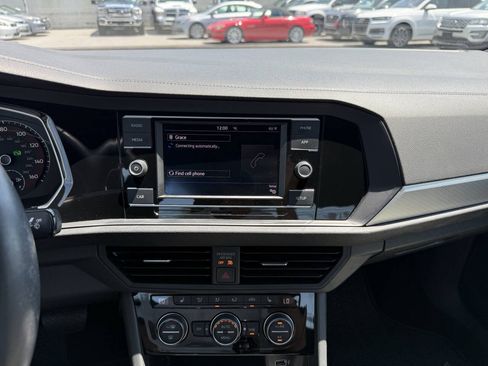 Used 2019 Volkswagen Jetta R-Line FWD image 17