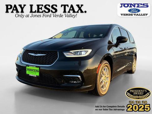 Used 2024 Chrysler Pacifica Touring-L FWD image 1