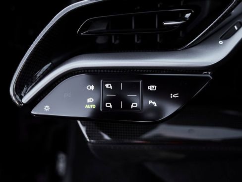 Used 2024 Ferrari SF90 Spider image 54