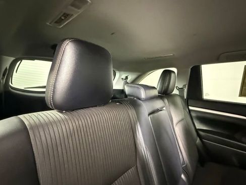 Used 2018 Toyota Highlander Plus w/ Protection Package #3 AWD/4WD image 29