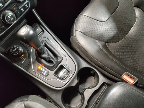 Used 2019 Jeep Cherokee High Altitude image 26