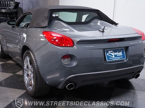 Used 2008 Pontiac Solstice GXP w/ Premium Package RWD image 9