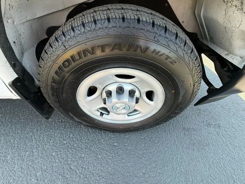 Used 2017 Chevrolet Express 3500 Extended RWD image 21