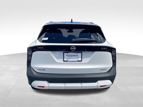 Used 2026 Nissan Kicks SV AWD/4WD image 7