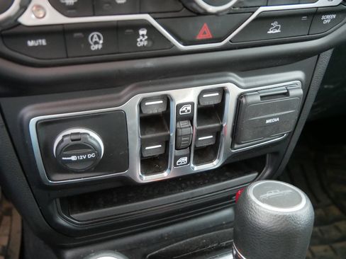 Certified 2023 Jeep Gladiator Sport image 25