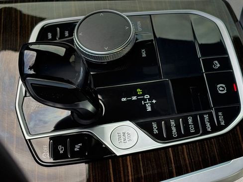 Used 2021 BMW X5 xDrive40i w/ Premium Package image 32