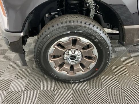 New 2025 Ford F350 King Ranch w/ FX4 Off-Road Package image 33