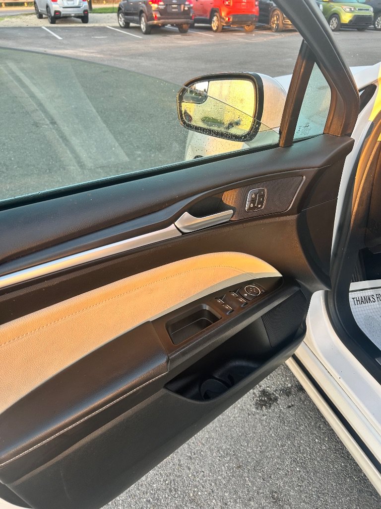 Used 2018 Ford Fusion Titanium FWD image 9