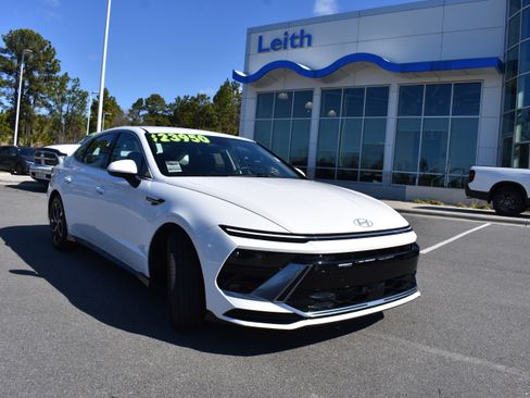 Used 2025 Hyundai Sonata SEL image 1
