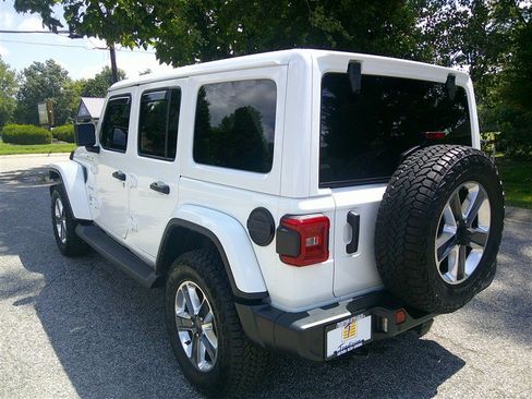 Used 2024 Jeep Wrangler Unlimited Sahara w/ Technology Group AWD/4WD image 3