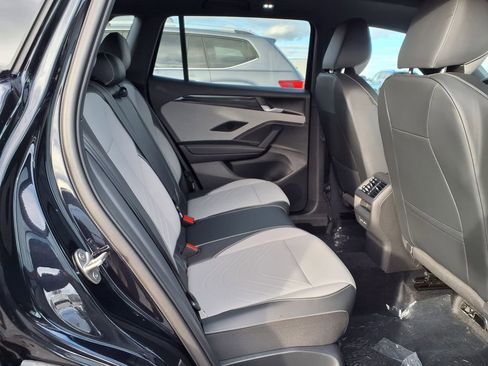 New 2026 Volkswagen Tiguan SE R-Line image 18