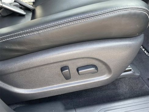 Used 2024 Nissan Murano SV image 12