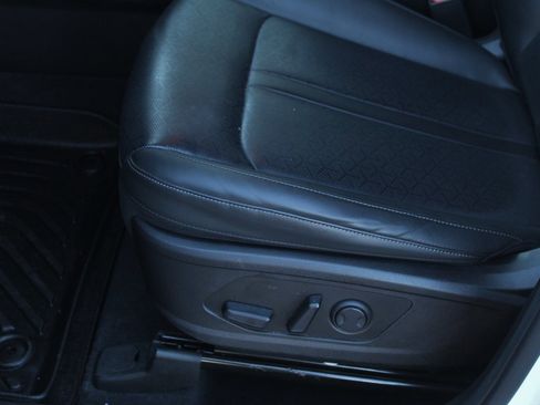 Used 2023 Kia Sorento EX image 26