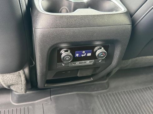 Used 2025 Buick Enclave Avenir w/ Super Cruise Package image 8