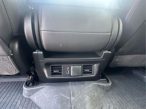 Used 2024 Chevrolet Silverado 1500 LT AWD/4WD image 31