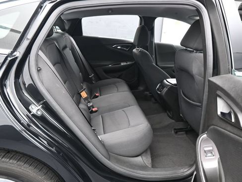 Used 2025 Chevrolet Malibu LT FWD image 32