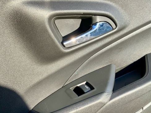 Certified 2025 Chevrolet Trax LT w/ Driver Confidence Package image 48