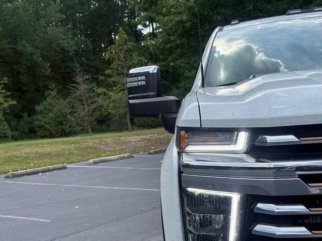 Used 2023 Chevrolet Silverado 2500 High Country w/ Z71 Off-Road Package AWD/4WD image 13