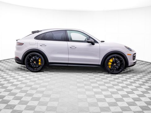 Certified 2022 Porsche Cayenne Turbo GT AWD/4WD image 7