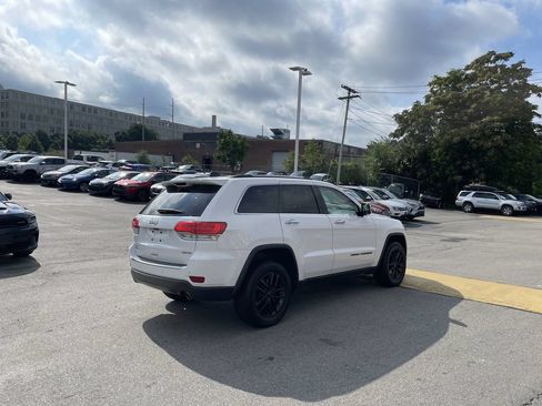 Used 2017 Jeep Grand Cherokee Limited AWD/4WD image 8