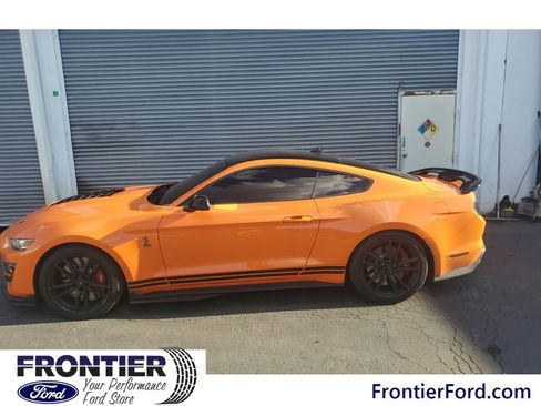 Used 2020 Ford Mustang Shelby GT500 w/ Technology Package image 3