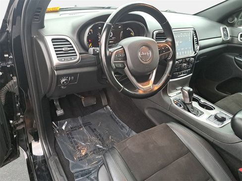 Certified 2022 Jeep Grand Cherokee Laredo X image 17