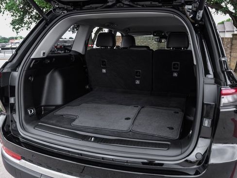 Used 2023 Jeep Grand Cherokee Limited w/ Trailer Tow Prep Group (B) image 63