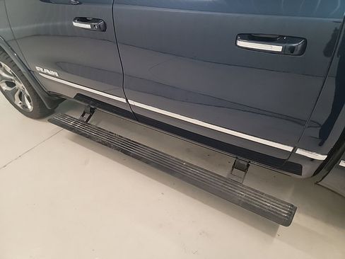 Used 2022 RAM 1500 Limited w/ Body-Colour Bumper Group image 12