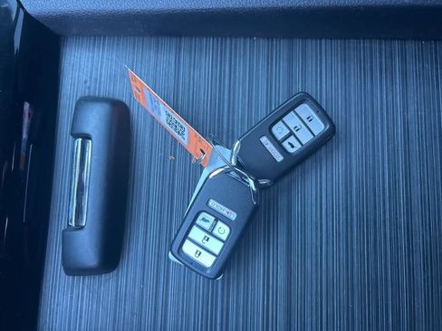 Used 2016 Honda Pilot Touring image 47