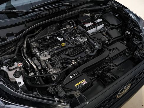 Used 2025 Toyota Corolla Cross L image 60