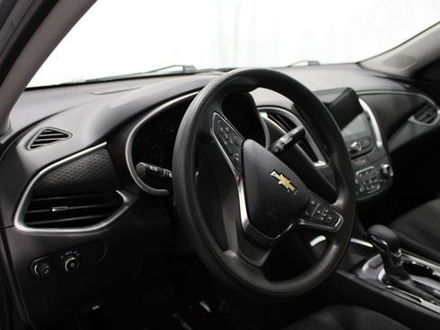 Used 2024 Chevrolet Malibu LT FWD image 11