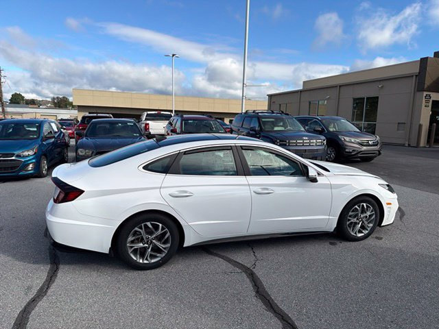 Certified 2023 Hyundai Sonata SEL w/ Convenience Package FWD image 9