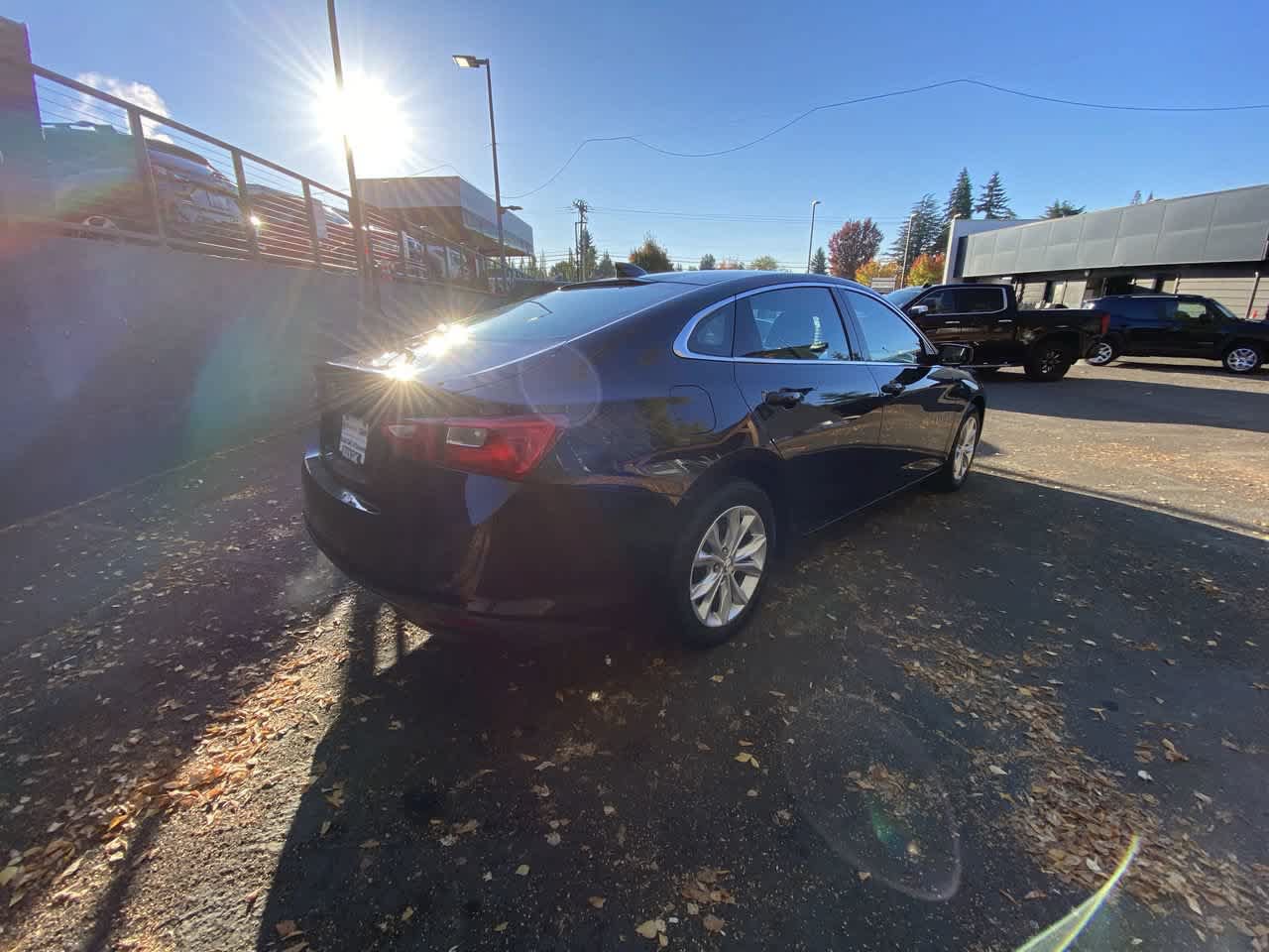 Used 2025 Chevrolet Malibu LT FWD image 6