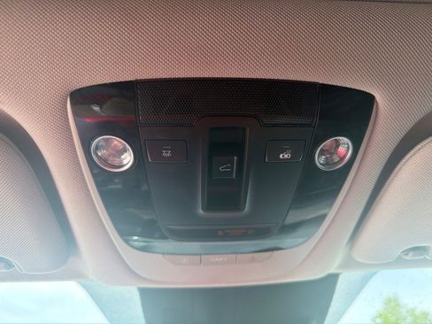 Used 2022 Kia Sorento S w/ Panoramic Sunroof Package AWD/4WD image 12