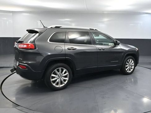 Used 2015 Jeep Cherokee Limited w/ Luxury Group AWD/4WD image 6
