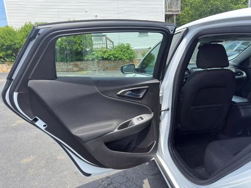 Used 2018 Chevrolet Malibu LS FWD image 16
