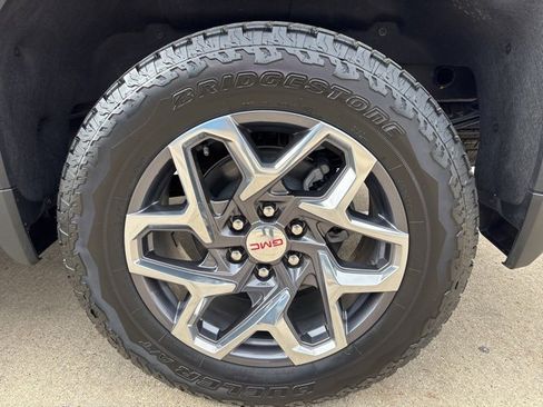 Used 2026 GMC Sierra 1500 SLT w/ SLT Premium Package image 9