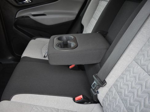 Used 2022 Chevrolet Equinox LT w/ Driver Convenience Package image 15