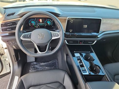New 2026 Volkswagen Atlas SE image 10