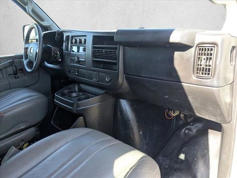 Used 2017 Chevrolet Express 2500 image 20