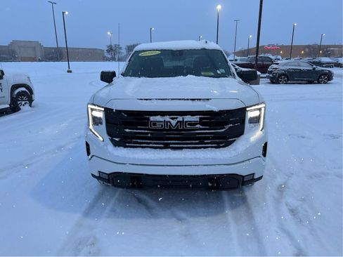 Used 2023 GMC Sierra 1500 Elevation image 3