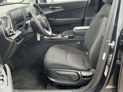 Used 2024 Kia Sportage LX image 15