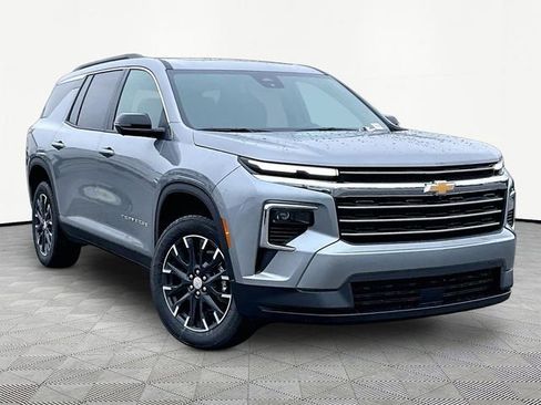 New 2026 Chevrolet Traverse LT w/ Sun and Wheel Package image 1